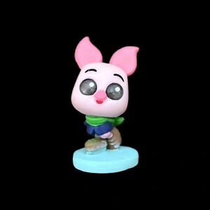 Disney Doorables: Let’s Go Series Figurine – Snowy Getaway – Piglet
